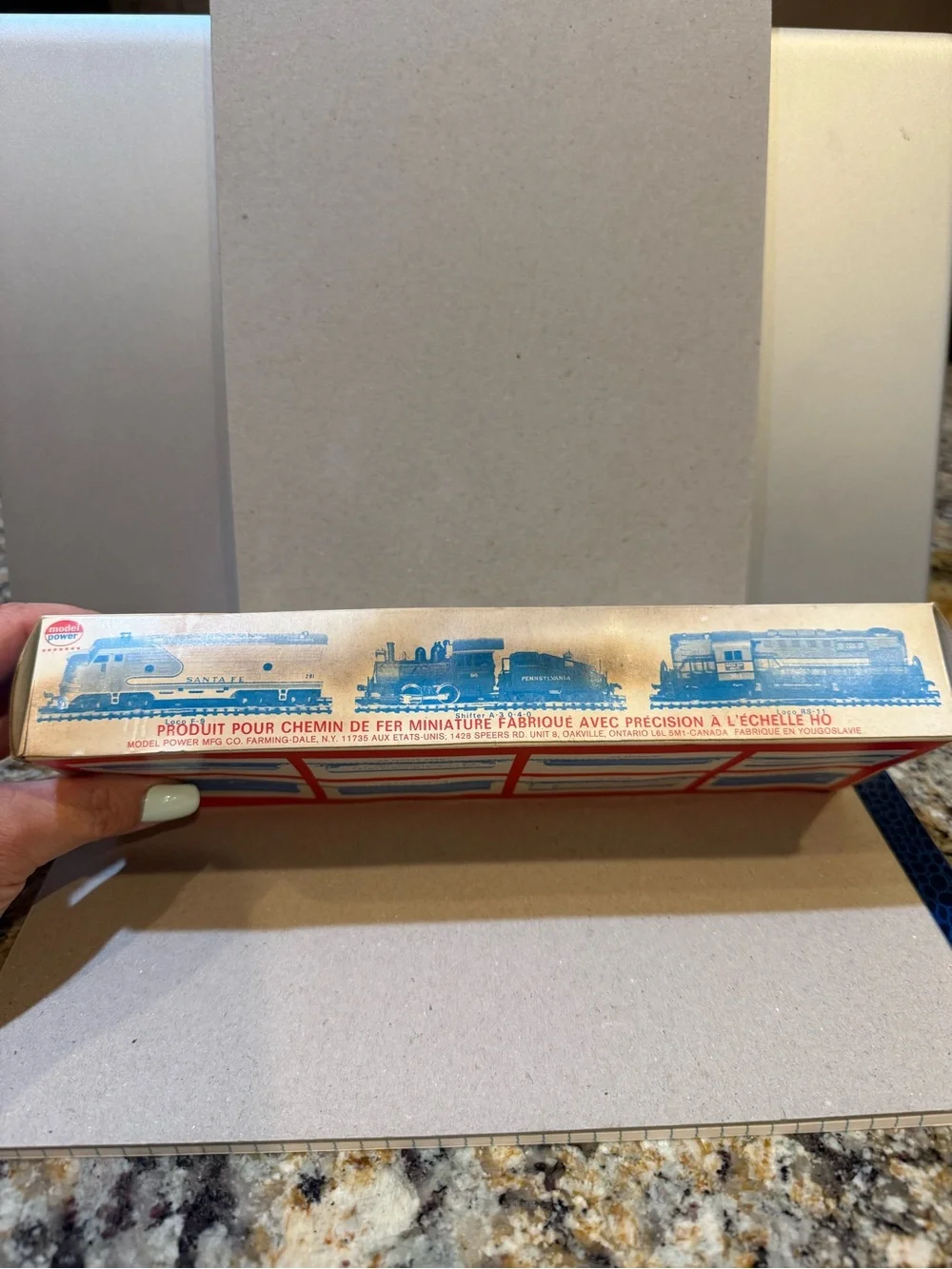 HO Scale Model Power, Alco RS-2 Diesel Locomotive, Conrail # 8416 - 6845 New